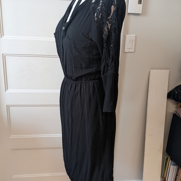 Lace and jersey button front dress - Picture 9 of 9